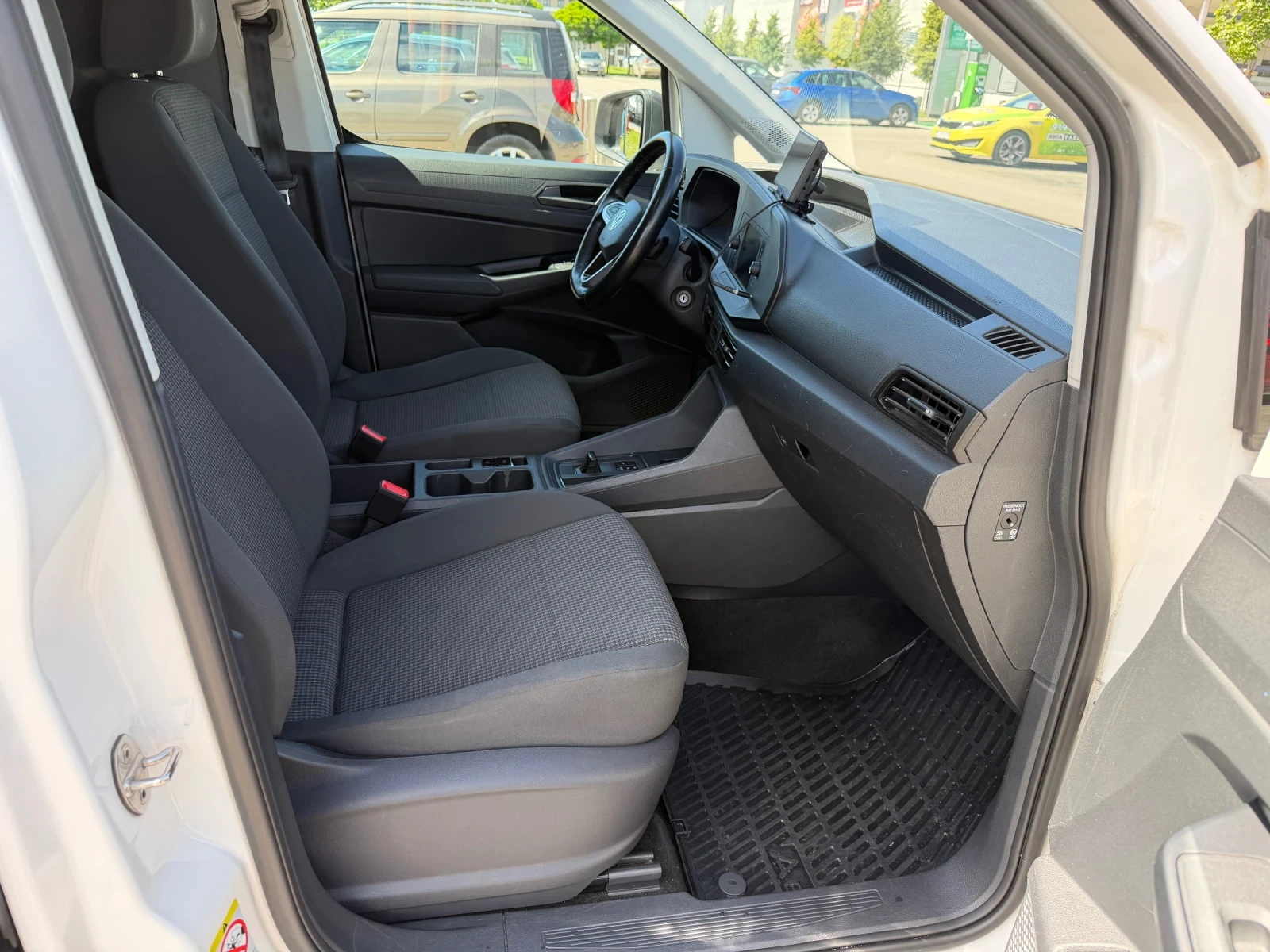 VW Caddy 2.0TDI DSG CARGO, снимка 9 - Автомобили и джипове - 54291192