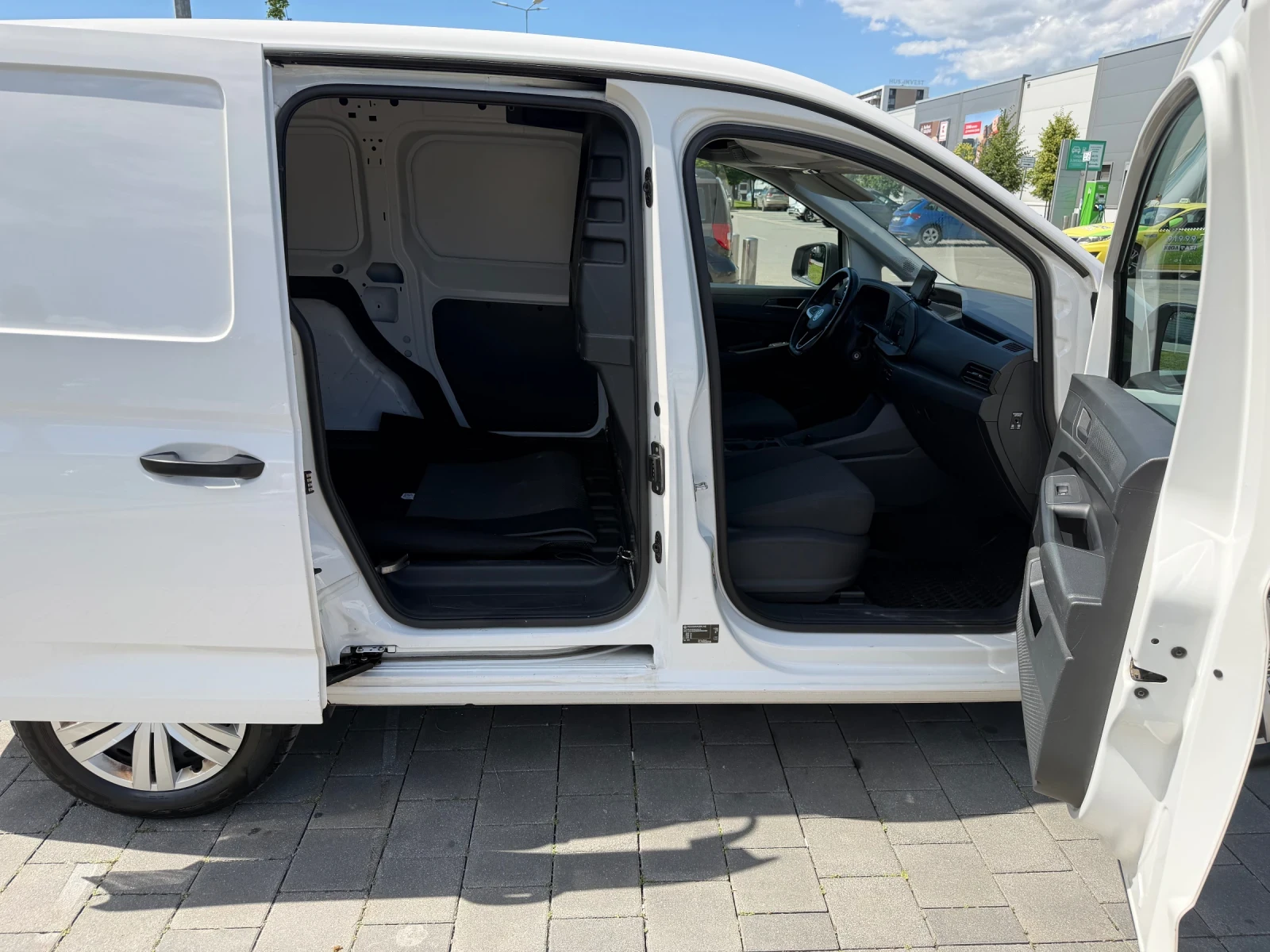 VW Caddy 2.0TDI DSG CARGO, снимка 7 - Автомобили и джипове - 54291192