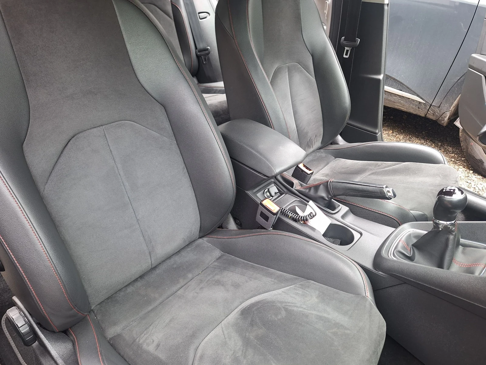Seat Leon 2.0TDI, снимка 12 - Автомобили и джипове - 54649681