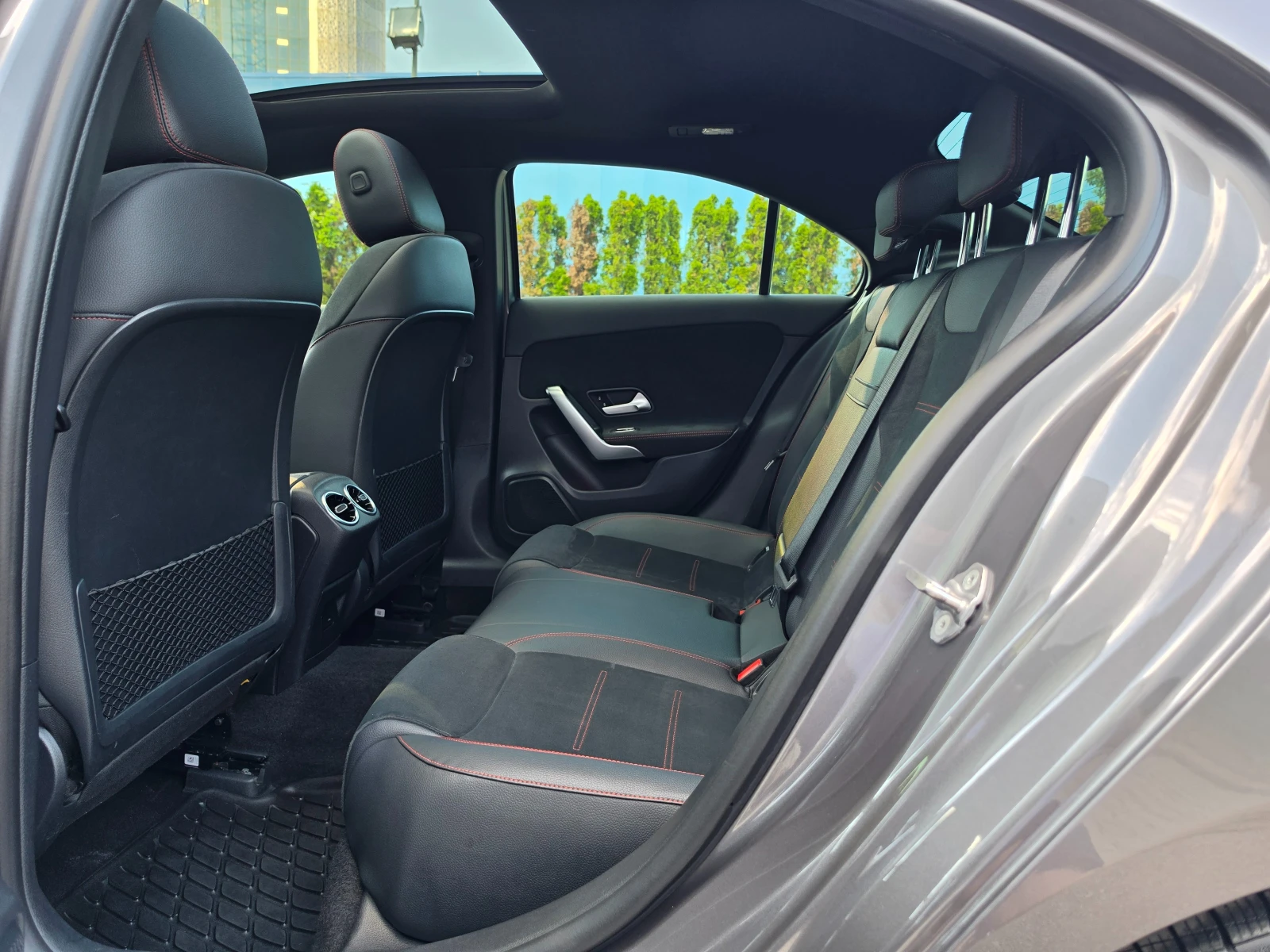 Mercedes-Benz A 35 AMG 4MATIC 360 PANORAMA, снимка 16 - Автомобили и джипове - 55062425