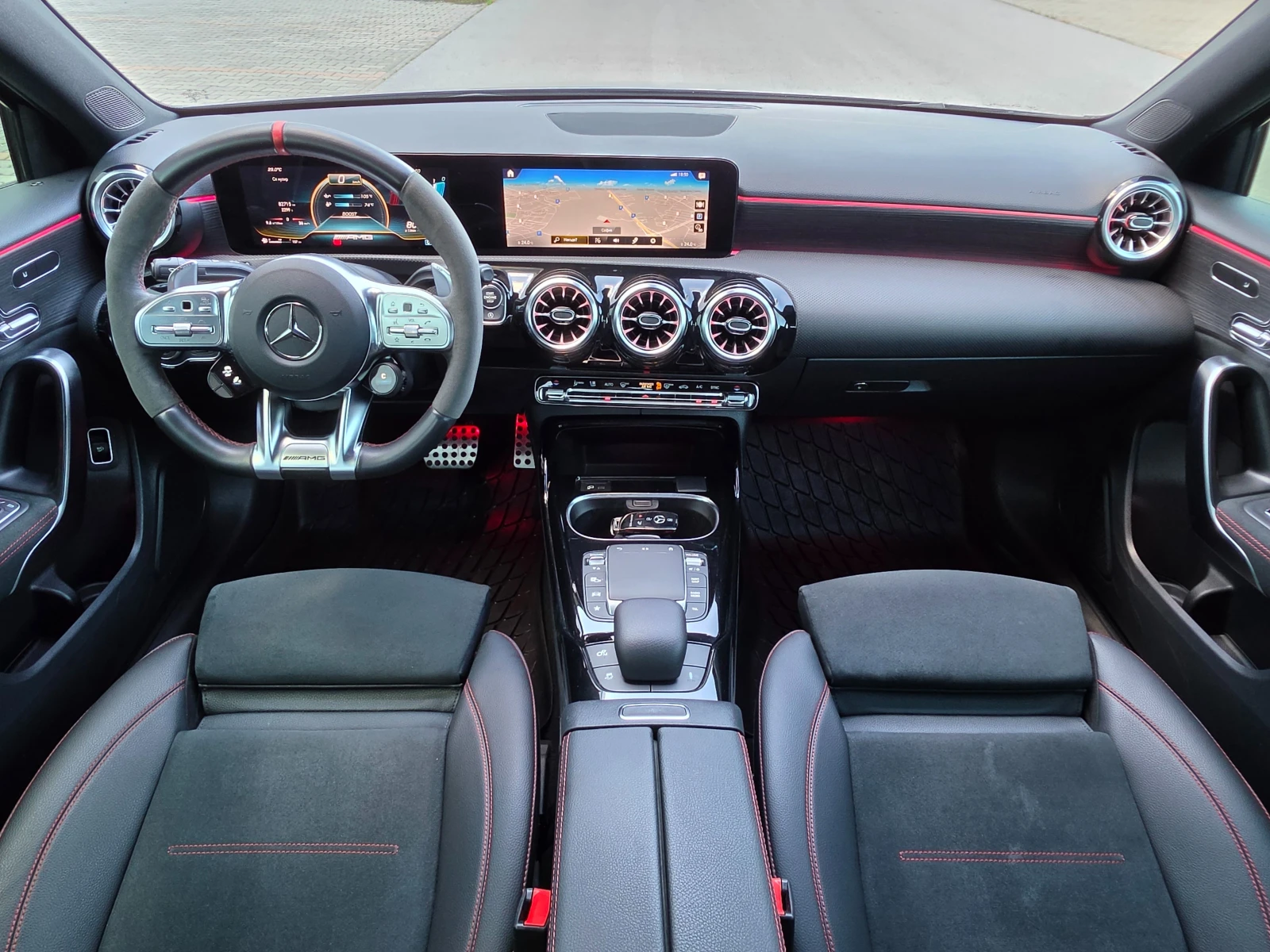 Mercedes-Benz A 35 AMG 4MATIC 360 PANORAMA, снимка 15 - Автомобили и джипове - 55062425
