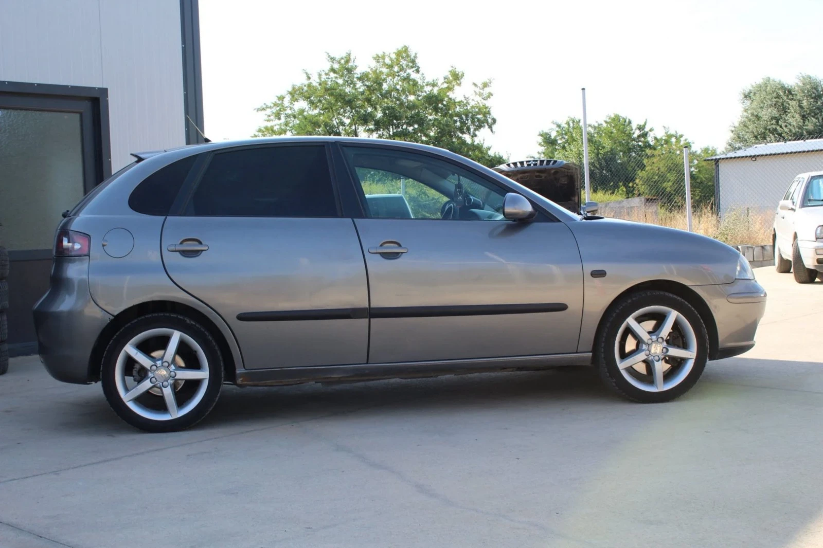 Seat Ibiza, снимка 3 - Автомобили и джипове - 55304492
