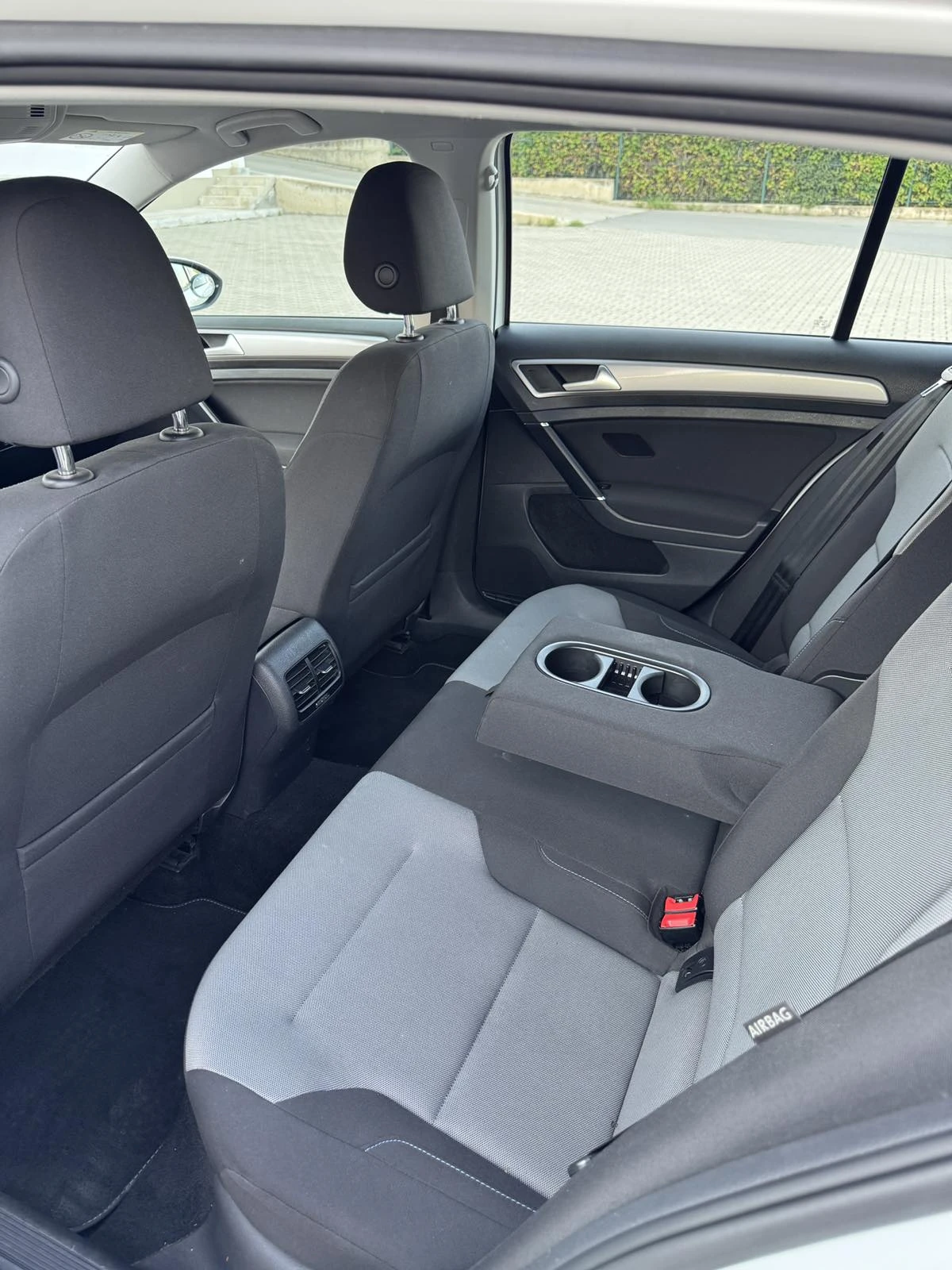 VW Golf e-Golf, снимка 12 - Автомобили и джипове - 55334608