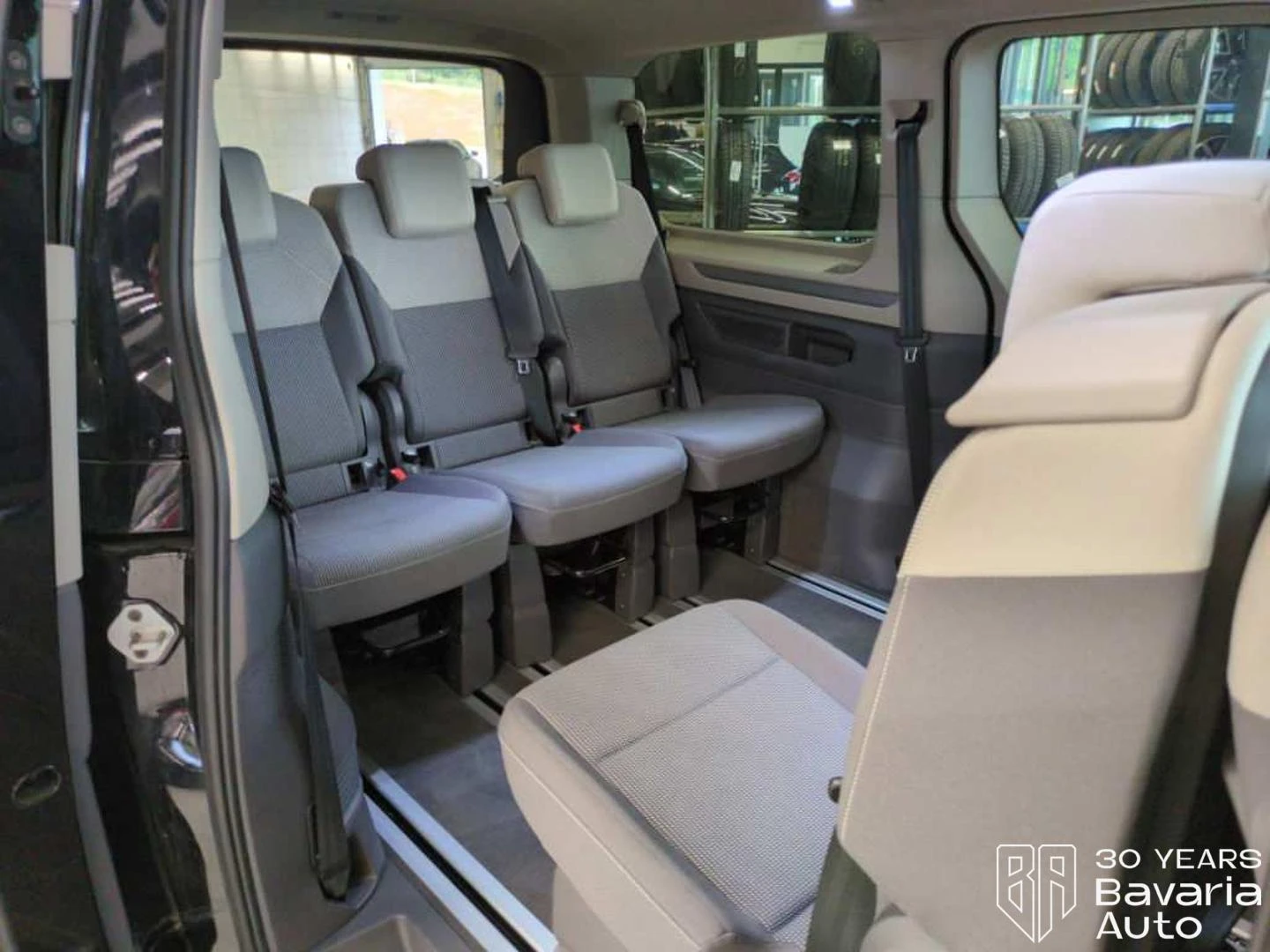 VW Multivan Life long DSG Easy Open Basic, снимка 11 - Автомобили и джипове - 55412402