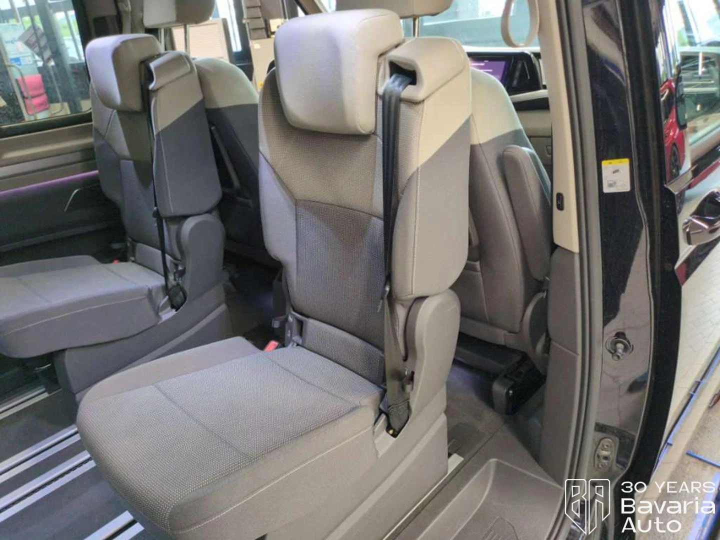 VW Multivan Life long DSG Easy Open Basic, снимка 9 - Автомобили и джипове - 55412402