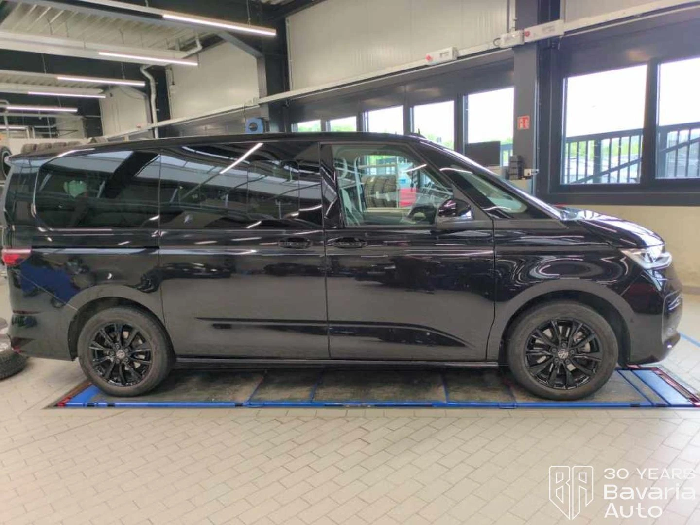 VW Multivan Life long DSG Easy Open Basic, снимка 4 - Автомобили и джипове - 55412402