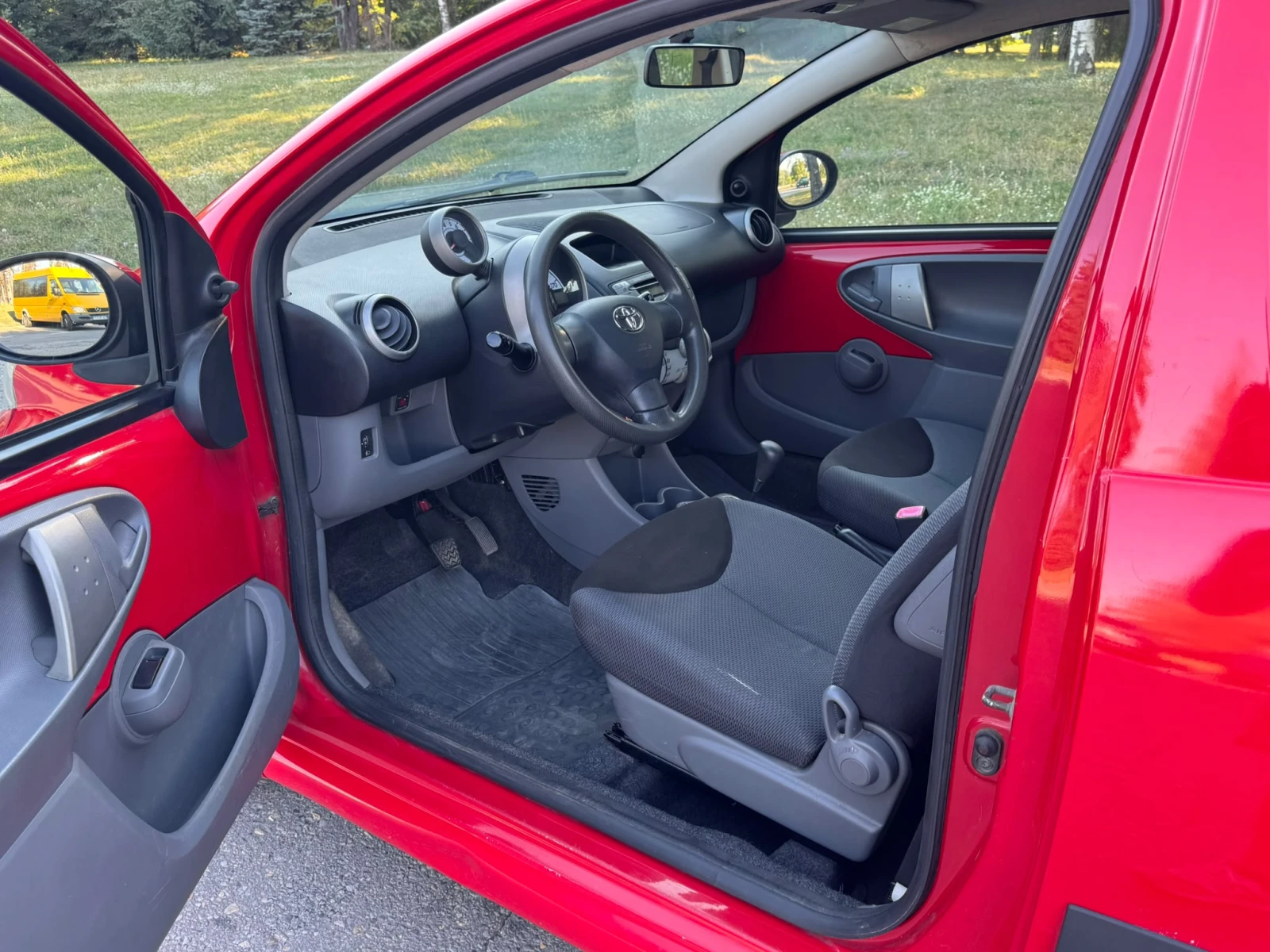 Toyota Aygo 1.0, снимка 13 - Автомобили и джипове - 55777587
