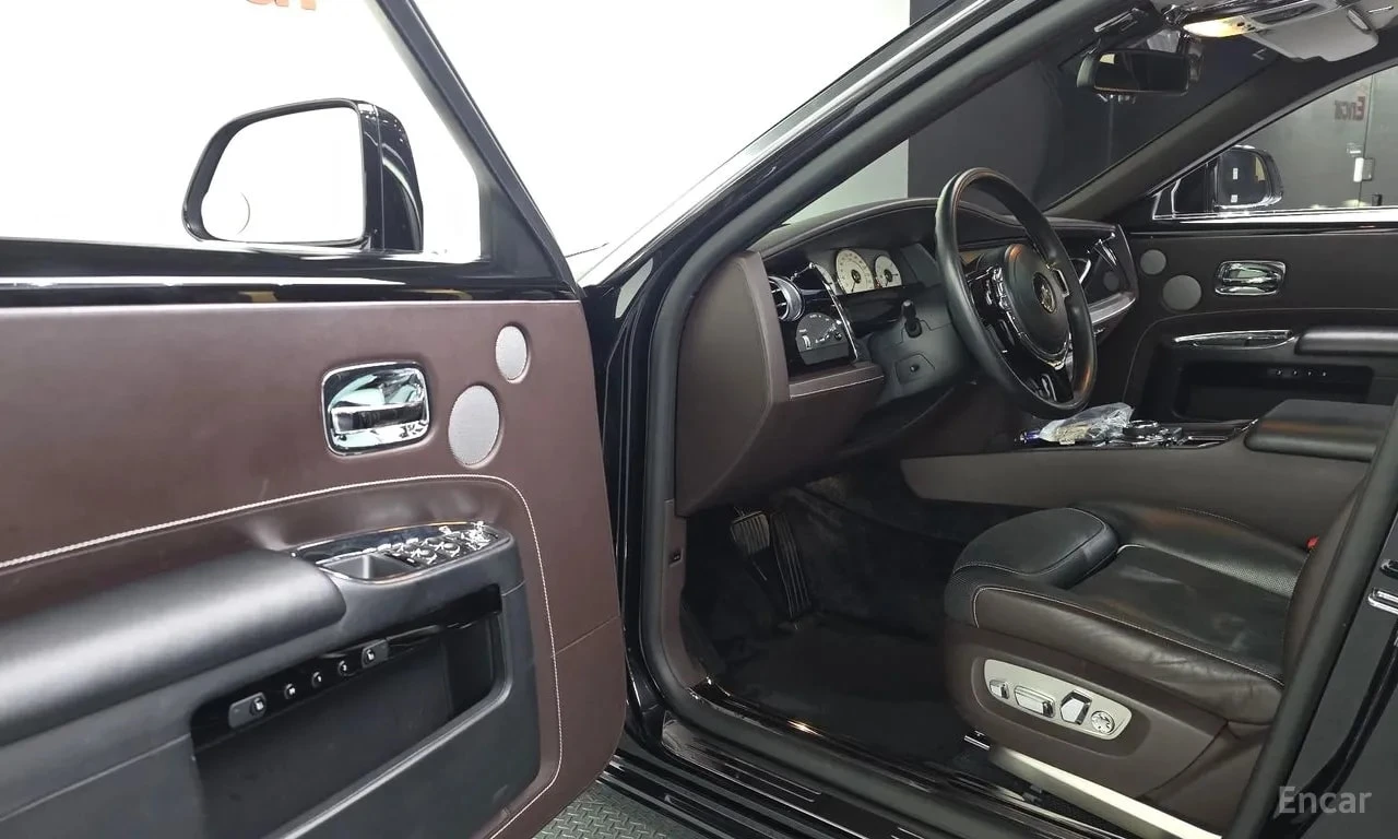 Rolls-Royce Ghost 6.6 EWB V12 , снимка 10 - Автомобили и джипове - 55878105