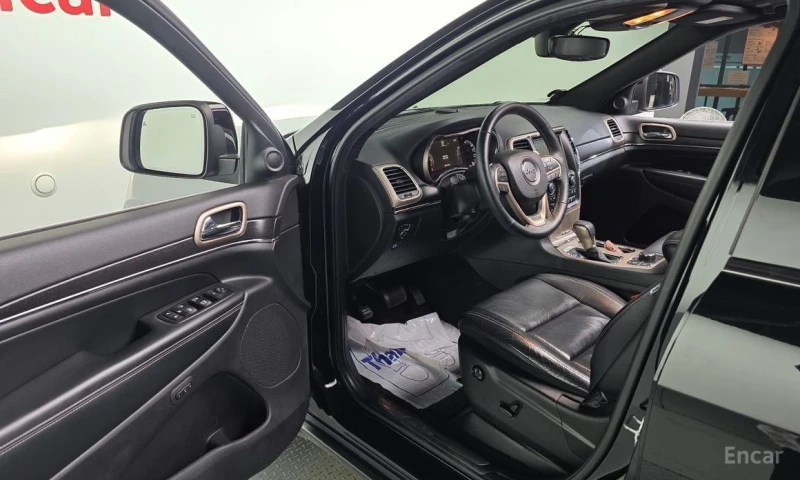 Jeep Grand cherokee, снимка 11 - Автомобили и джипове - 52707307