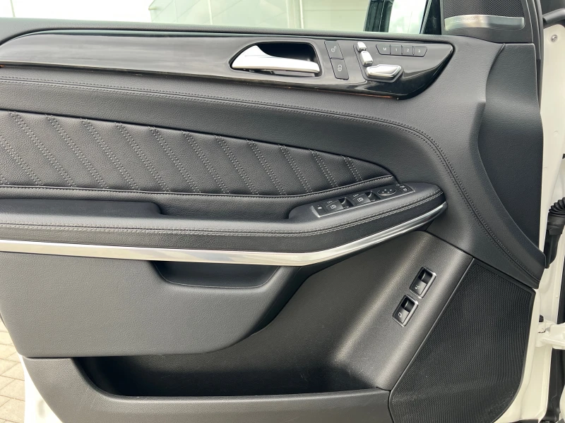 Mercedes-Benz GLS 500 4MATIC, снимка 10 - Автомобили и джипове - 52828656