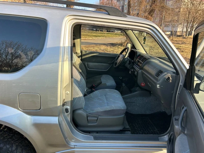 Suzuki Jimny 1.3, снимка 5 - Автомобили и джипове - 53247414