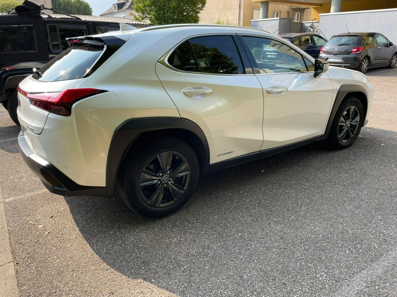 Lexus UX UX 250H, снимка 2 - Автомобили и джипове - 53403364