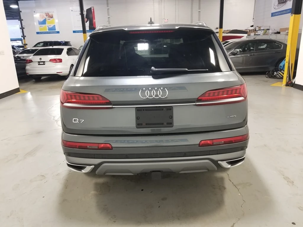 Audi Q7 * Komfort * CARFAX * БЕЗ ПЪРВОНАЧАЛНА ВНОСКА - изображение 4