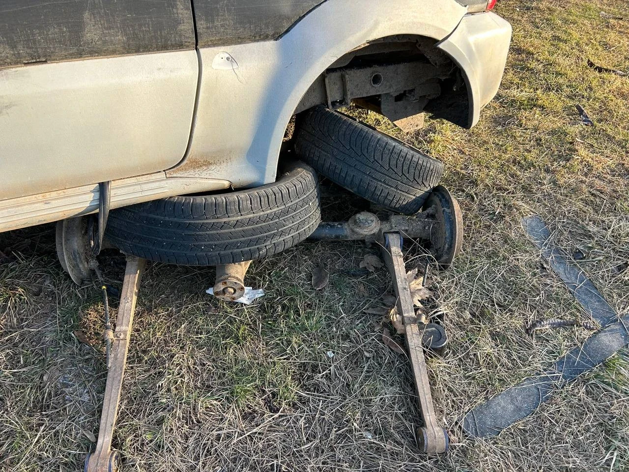 Suzuki Jimny 1.3 - изображение 9