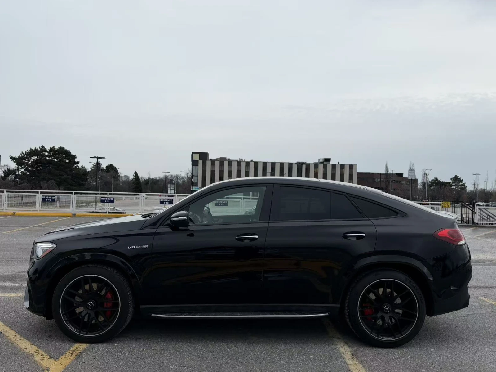 Mercedes-Benz GLE 63 S AMG AMG 63 S * CAR FAX * АВТО КРЕДИТ * BURMASTER * , снимка 3 - Автомобили и джипове - 54056599