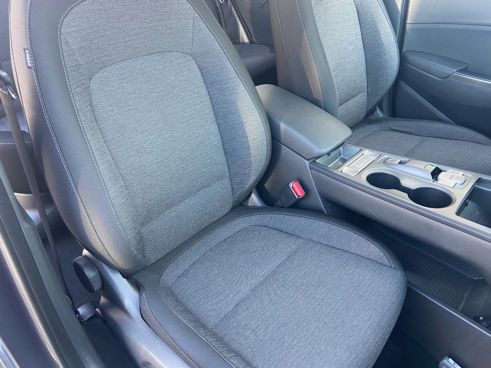 Hyundai Kona 64kw - 204кс, снимка 13 - Автомобили и джипове - 54228923