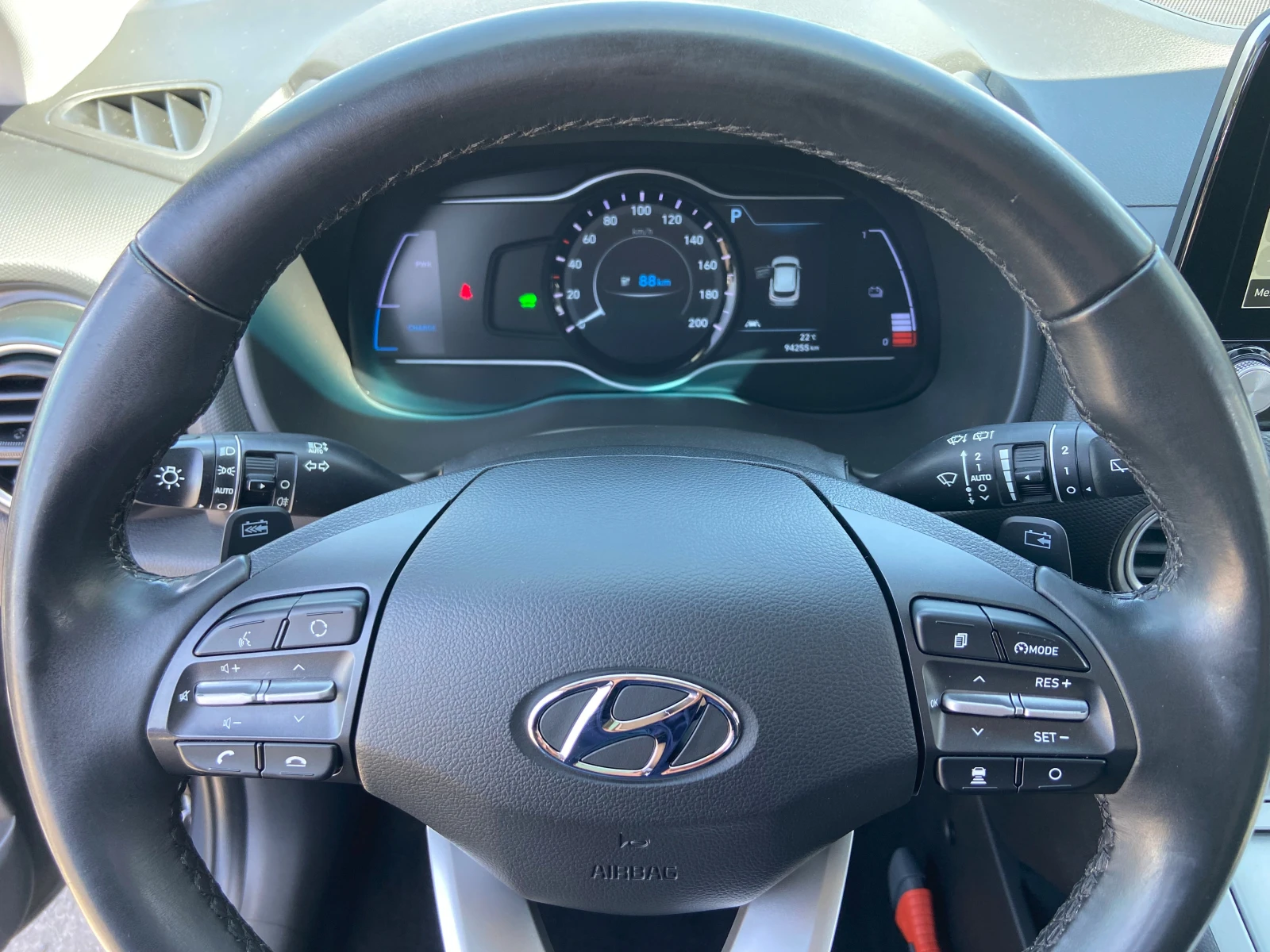 Hyundai Kona 64kw - 204кс, снимка 12 - Автомобили и джипове - 54228923