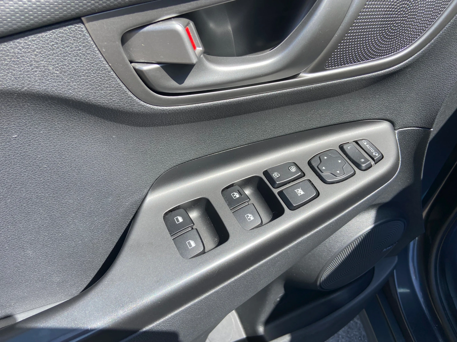 Hyundai Kona 64kw - 204кс, снимка 11 - Автомобили и джипове - 54228923