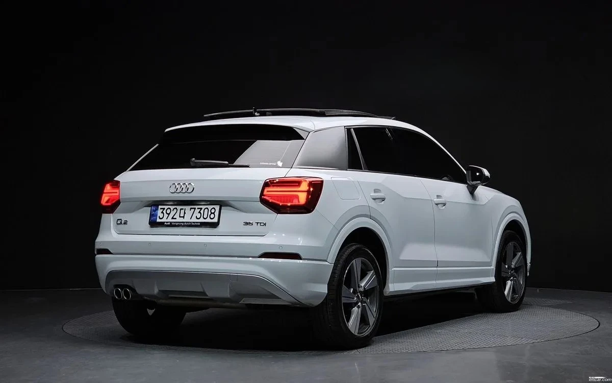 Audi Q2 35 TDI Premium, снимка 2 - Автомобили и джипове - 54765820