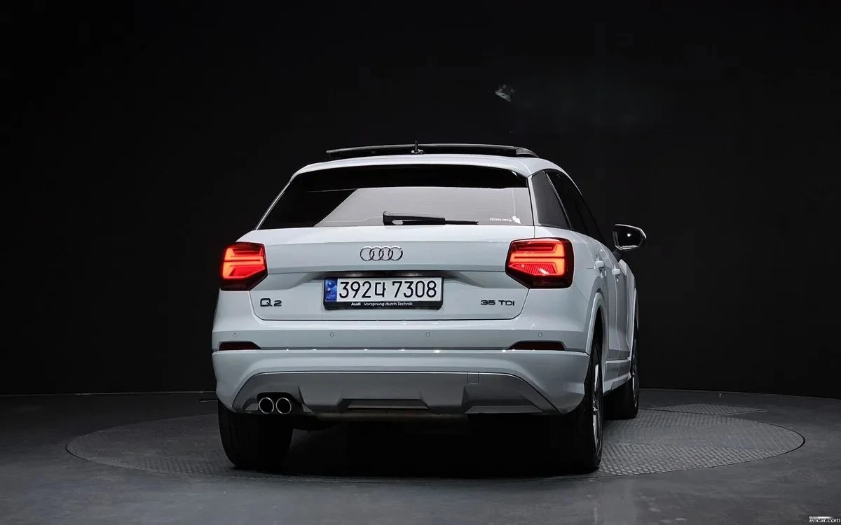 Audi Q2 35 TDI Premium, снимка 4 - Автомобили и джипове - 54765820