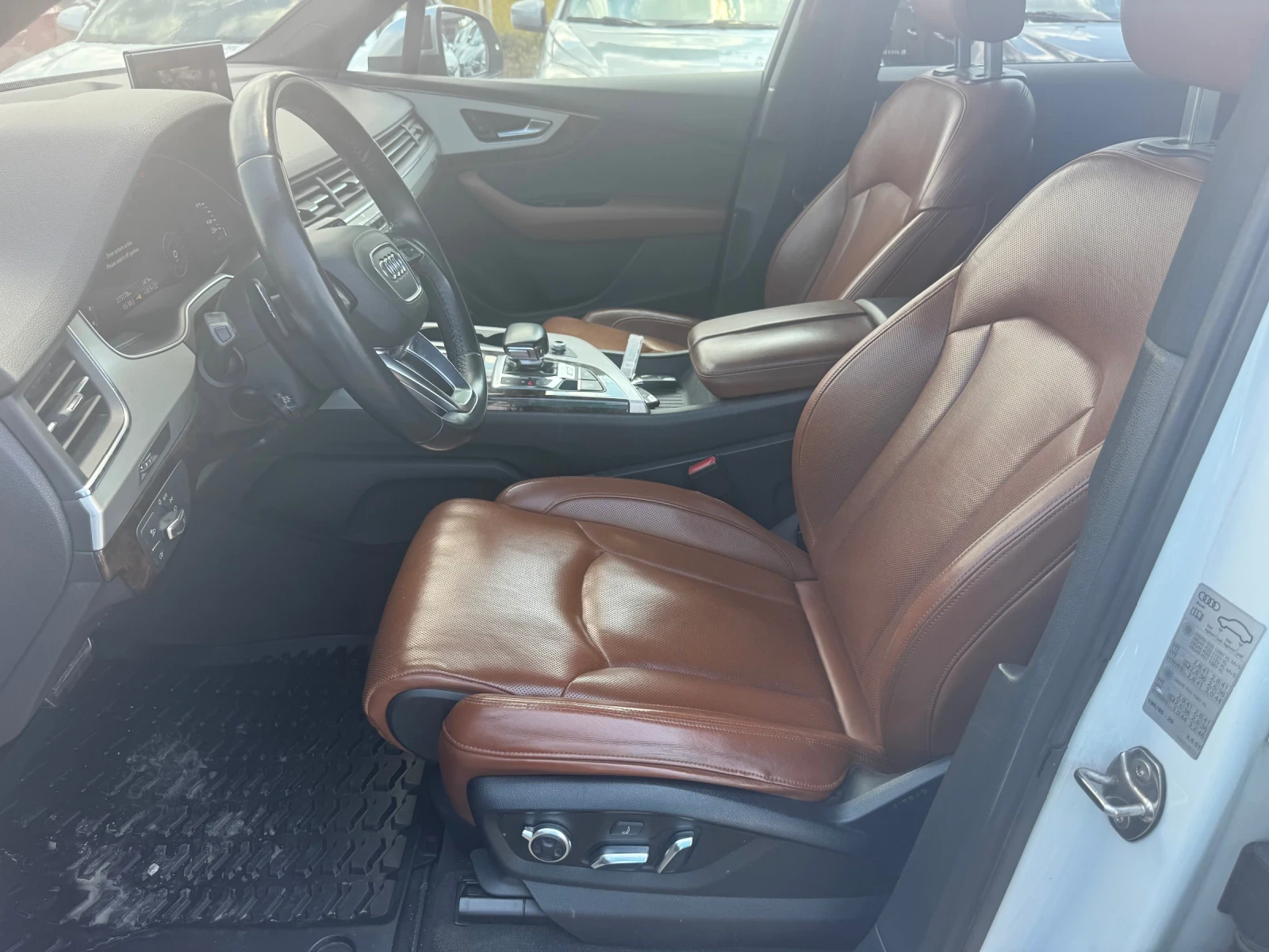 Audi SQ7 ОБДУХВАНЕ* МАСАЖ* ПОДГРЕВИ* ПАНОРАМА, снимка 6 - Автомобили и джипове - 55060895