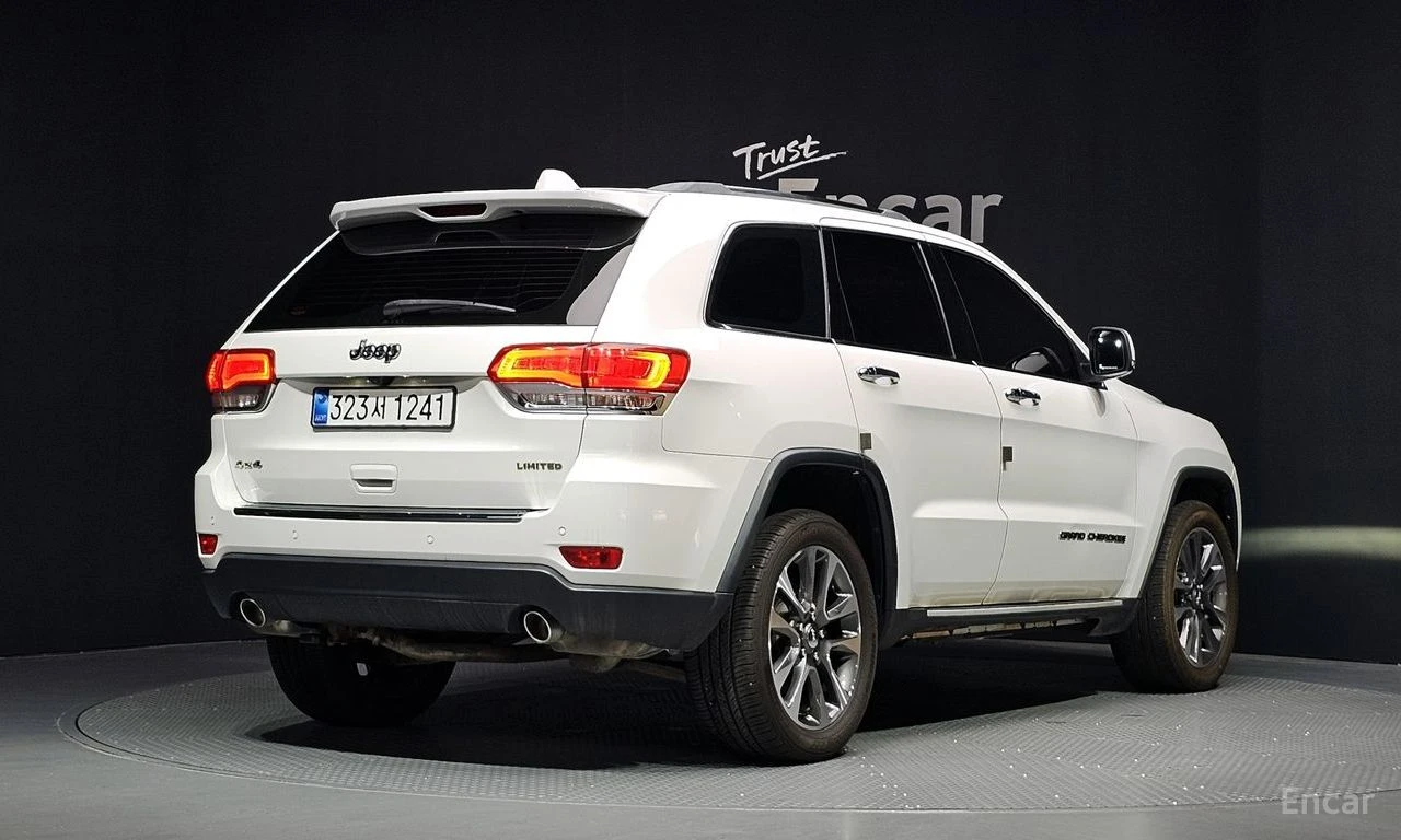 Jeep Grand cherokee LIMITED* 3.6* V6* 8ZF* ОБДУХВАНЕ* ПОДГРЕВ* КАМЕРА*, снимка 2 - Автомобили и джипове - 55569497