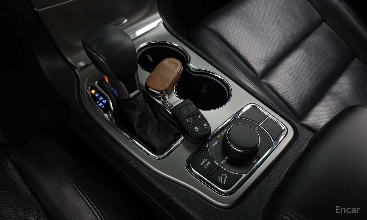Jeep Grand cherokee LIMITED* 3.6* V6* 8ZF* ОБДУХВАНЕ* ПОДГРЕВ* КАМЕРА*, снимка 10 - Автомобили и джипове - 55569497