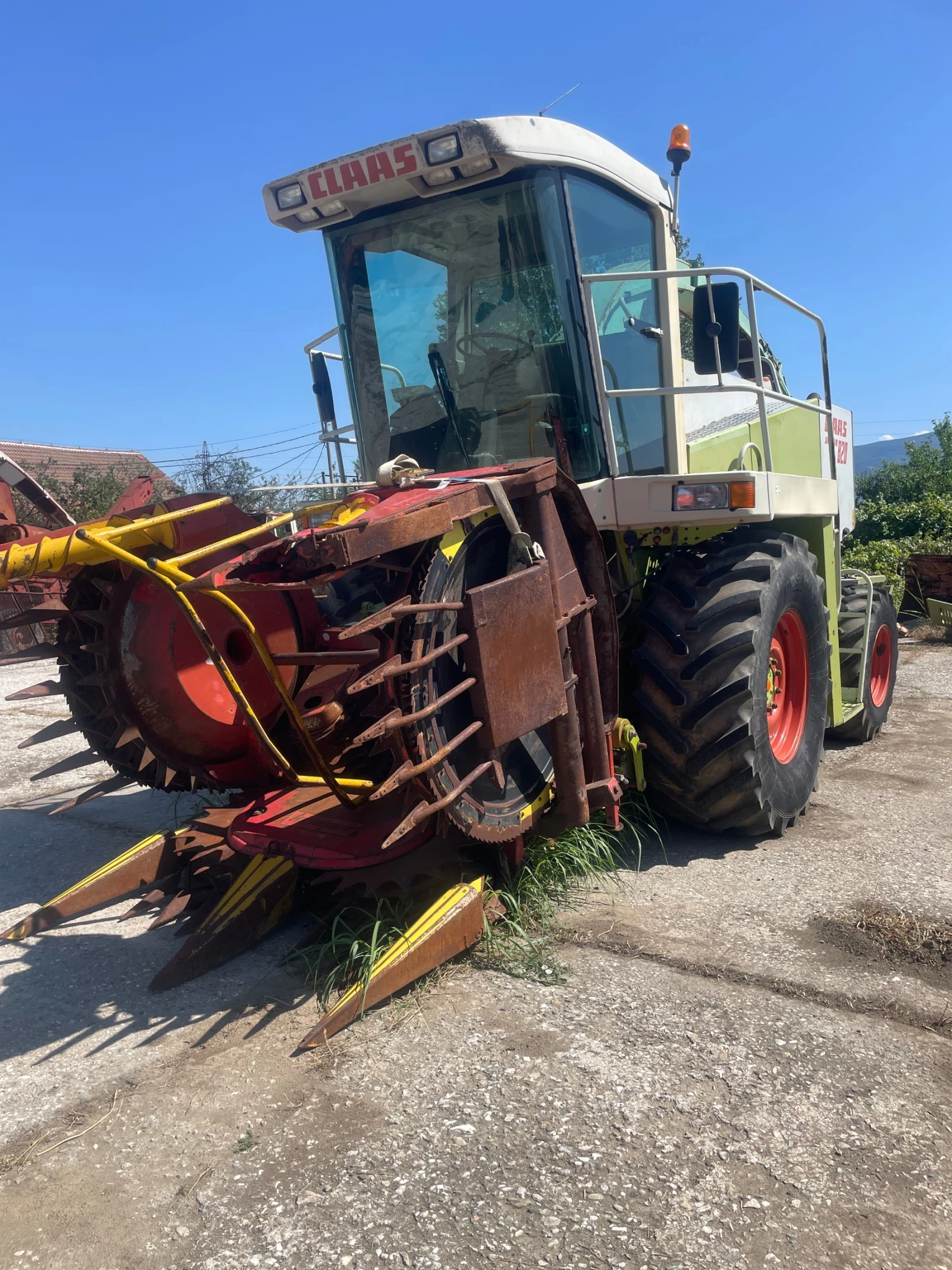 Комбайн Claas Jaguar 820