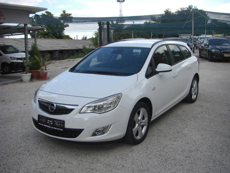 Opel Astra 1.4I EURO 5B, снимка 1 - Автомобили и джипове - 46731917