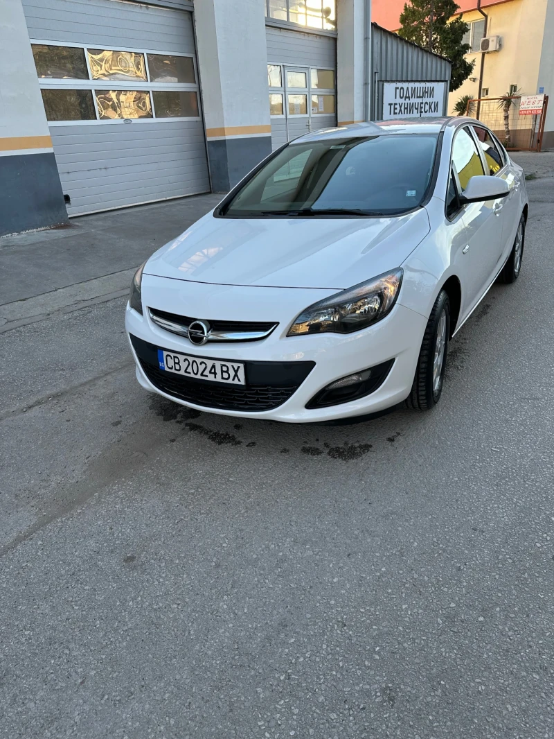 Opel Astra 1.6 CDTI, снимка 2 - Автомобили и джипове - 47357744