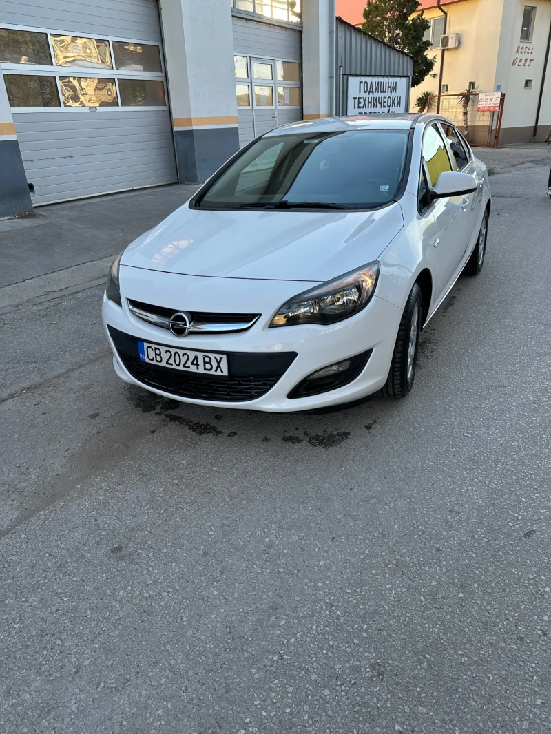 Opel Astra 1.6 CDTI, снимка 3 - Автомобили и джипове - 47357744