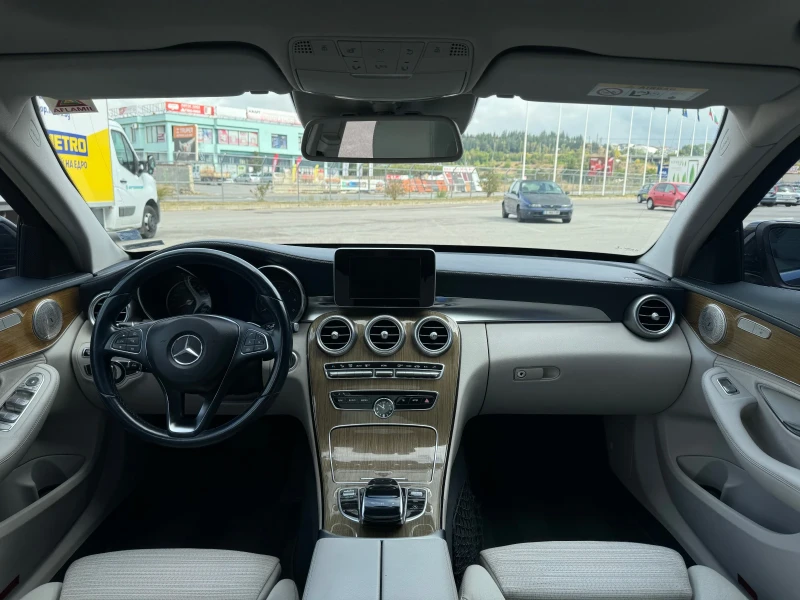 Mercedes-Benz C 220 2.2CDI Exclusive/DistronicPlus/Panorama/LED, снимка 13 - Автомобили и джипове - 52205199