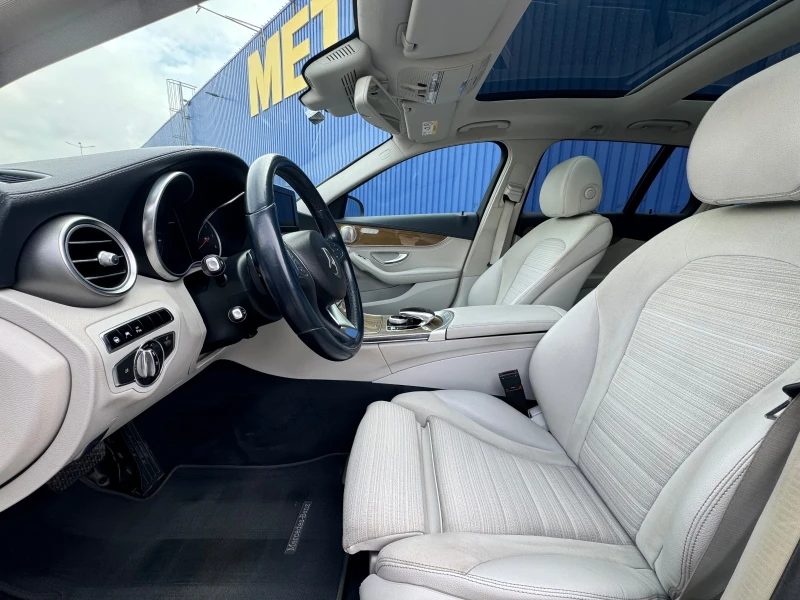 Mercedes-Benz C 220 2.2CDI Exclusive/DistronicPlus/Panorama/LED, снимка 9 - Автомобили и джипове - 52205199
