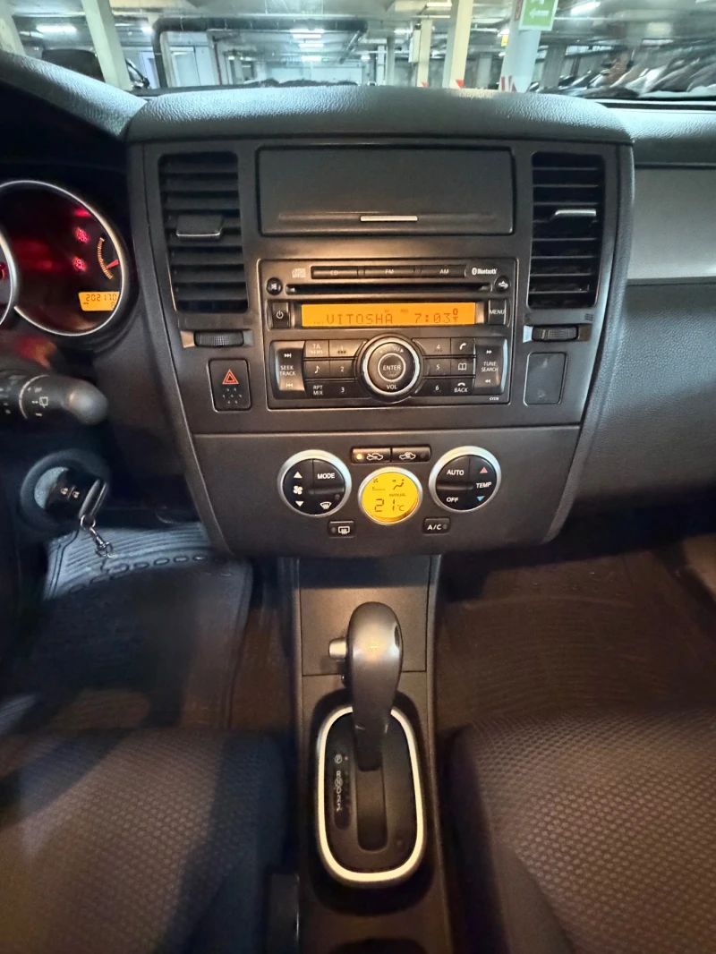 Nissan Tiida, снимка 12 - Автомобили и джипове - 52666038