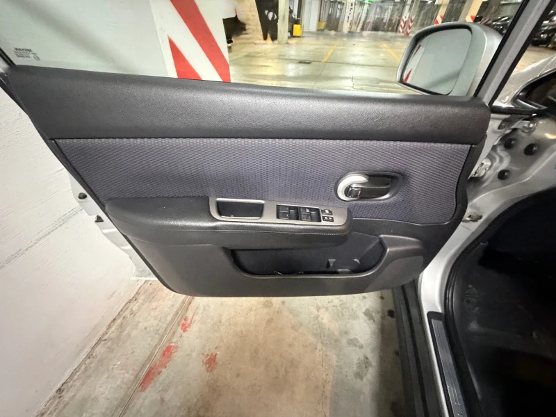 Nissan Tiida, снимка 7 - Автомобили и джипове - 52666038