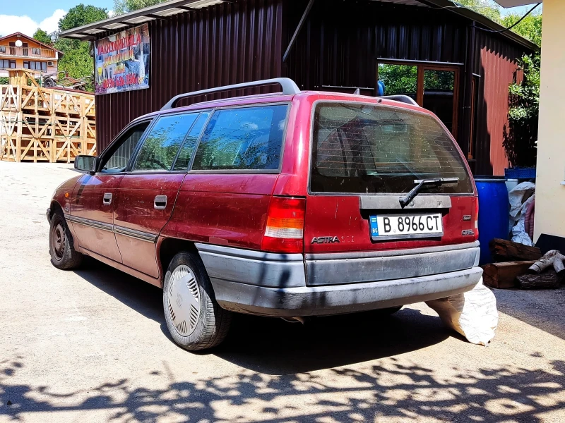 Opel Astra 1.4i, снимка 2 - Автомобили и джипове - 52723428