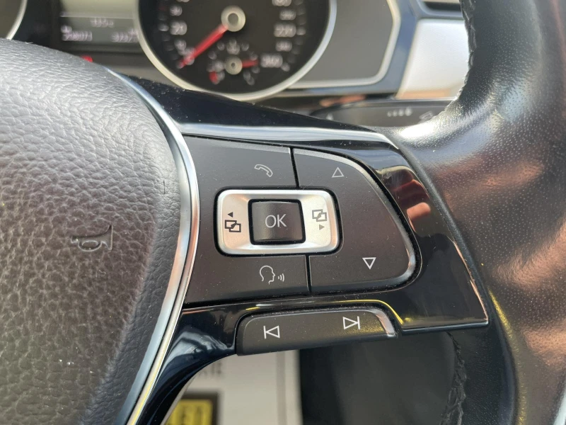 VW Passat SW 1.6TDI + NAVI, снимка 10 - Автомобили и джипове - 52737741