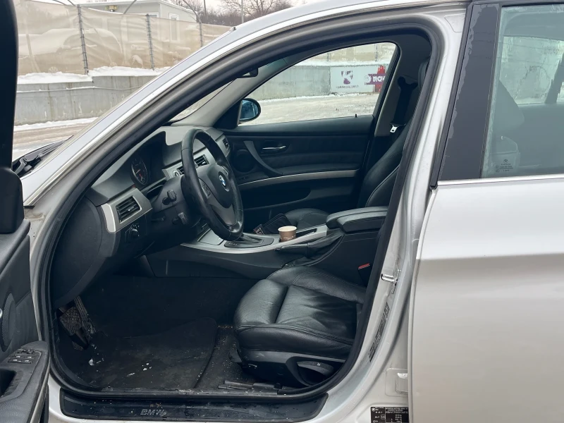 BMW 330 3.0D 231 k.c Задно, снимка 9 - Автомобили и джипове - 53369110