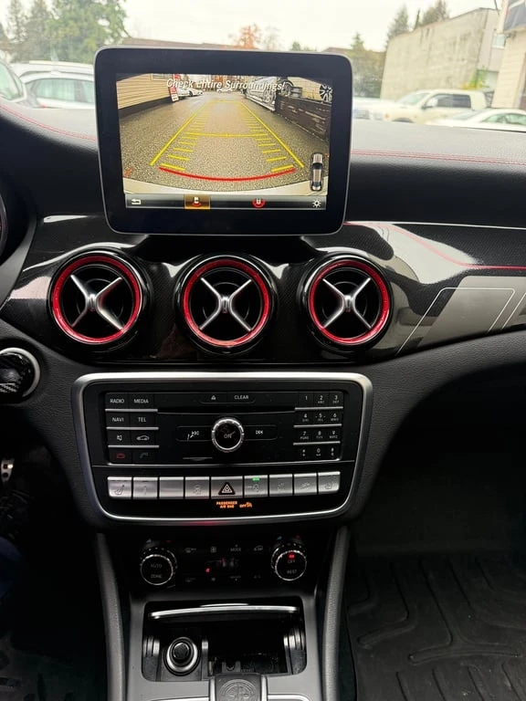 Mercedes-Benz CLA 45 AMG * CARFAX * БЕЗ ПЪРВОНАЧАЛНА ВНОСКА - изображение 6