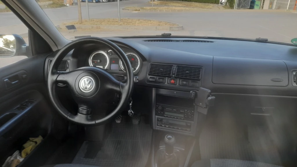 VW Golf 1.9 ТДИ 101 кс - изображение 6