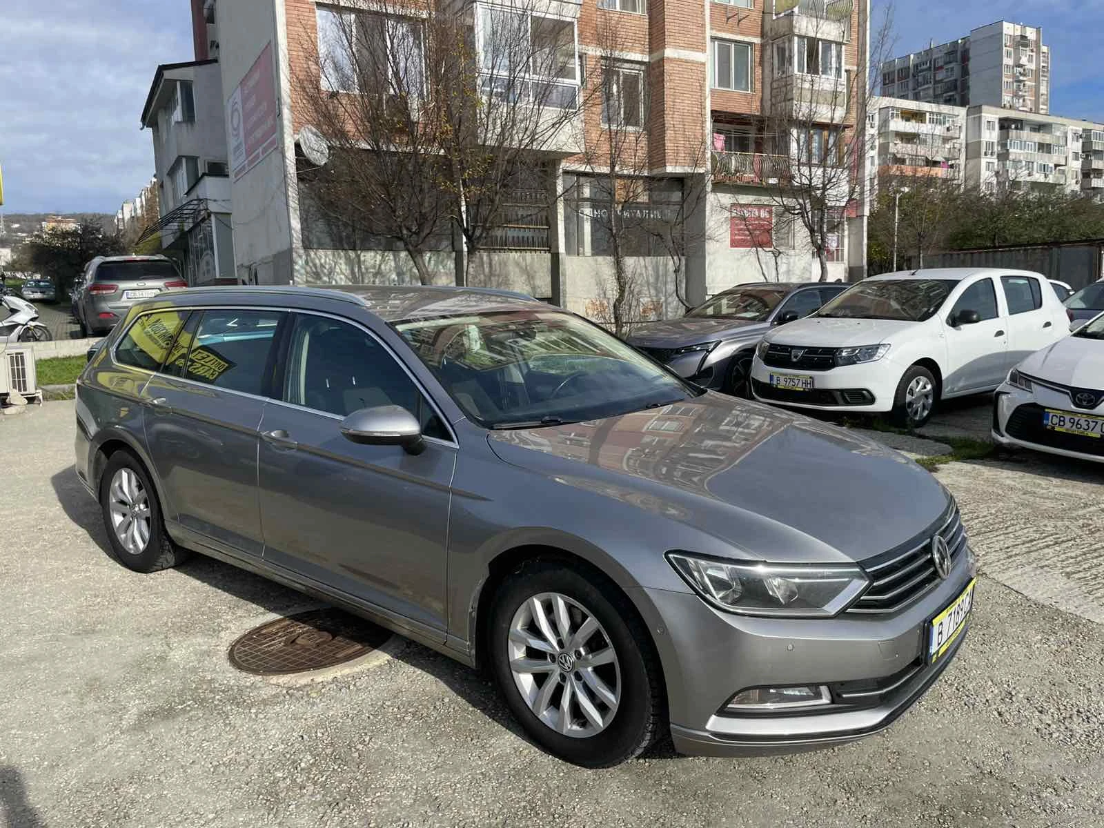 VW Passat SW 1.6TDI + NAVI - изображение 2
