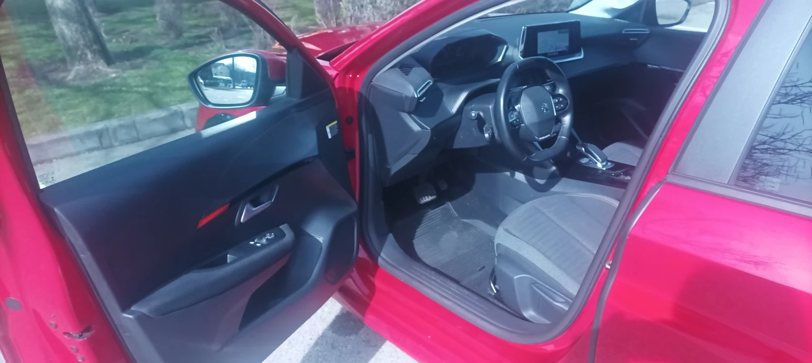 Peugeot 208 Хечбек , снимка 7 - Автомобили и джипове - 53792485