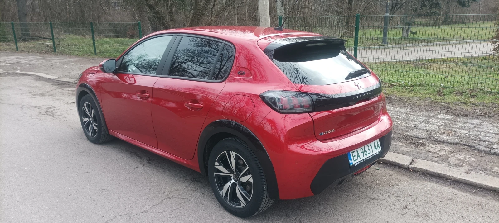 Peugeot 208 Хечбек , снимка 3 - Автомобили и джипове - 53792485