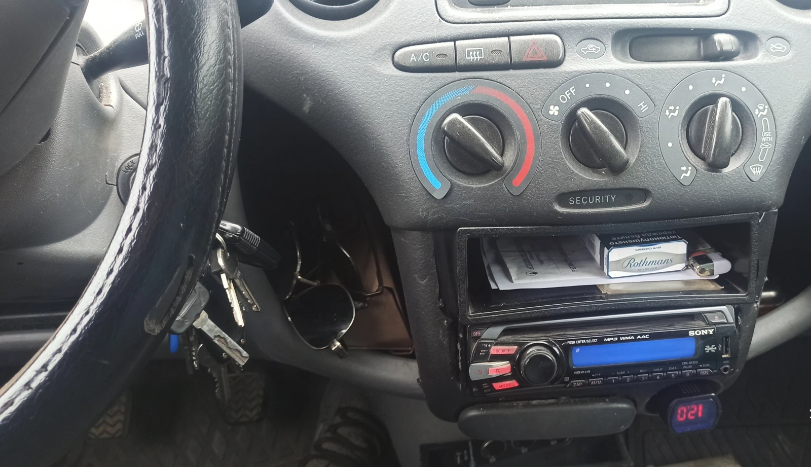 Toyota Yaris, снимка 4 - Автомобили и джипове - 54126330