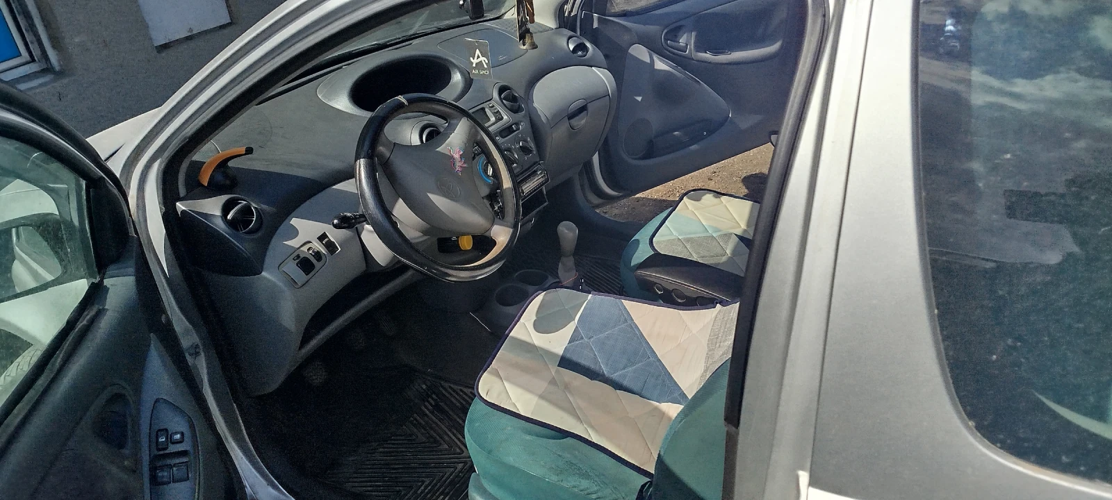 Toyota Yaris, снимка 5 - Автомобили и джипове - 54126330