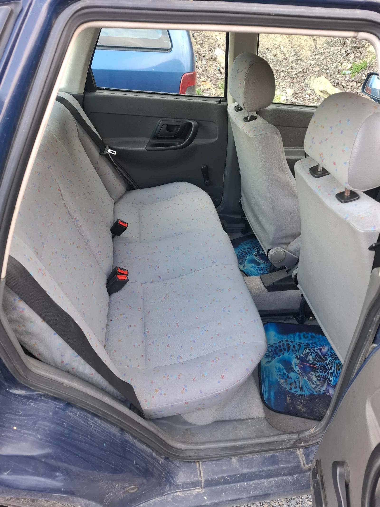 VW Polo 1.6i, снимка 11 - Автомобили и джипове - 54170388