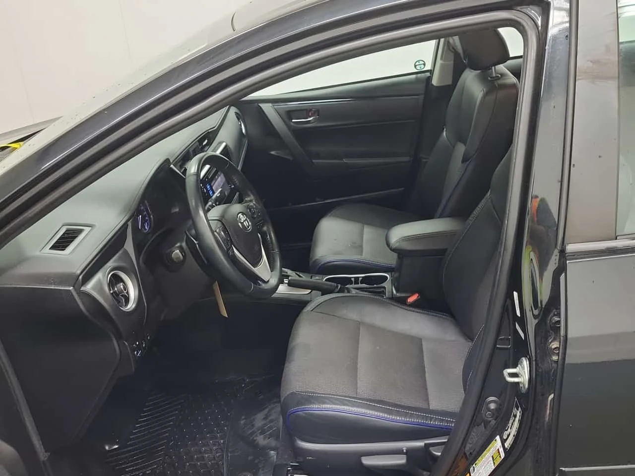 Toyota Corolla CE| PANORAMA| CARFAX| ПОДГРЕВИ, снимка 9 - Автомобили и джипове - 54235844