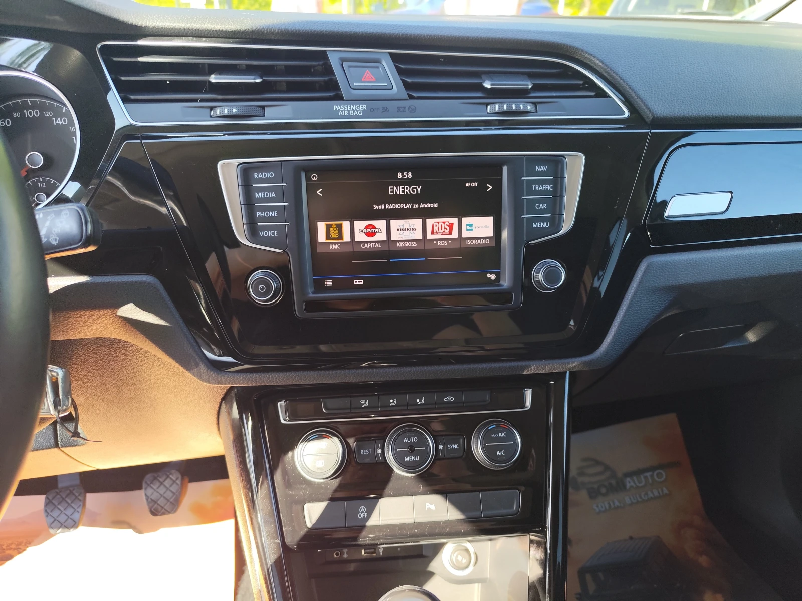 VW Touran 1.6TDi* 7 MECTA* EURO6B* NAVI* , снимка 8 - Автомобили и джипове - 54688909