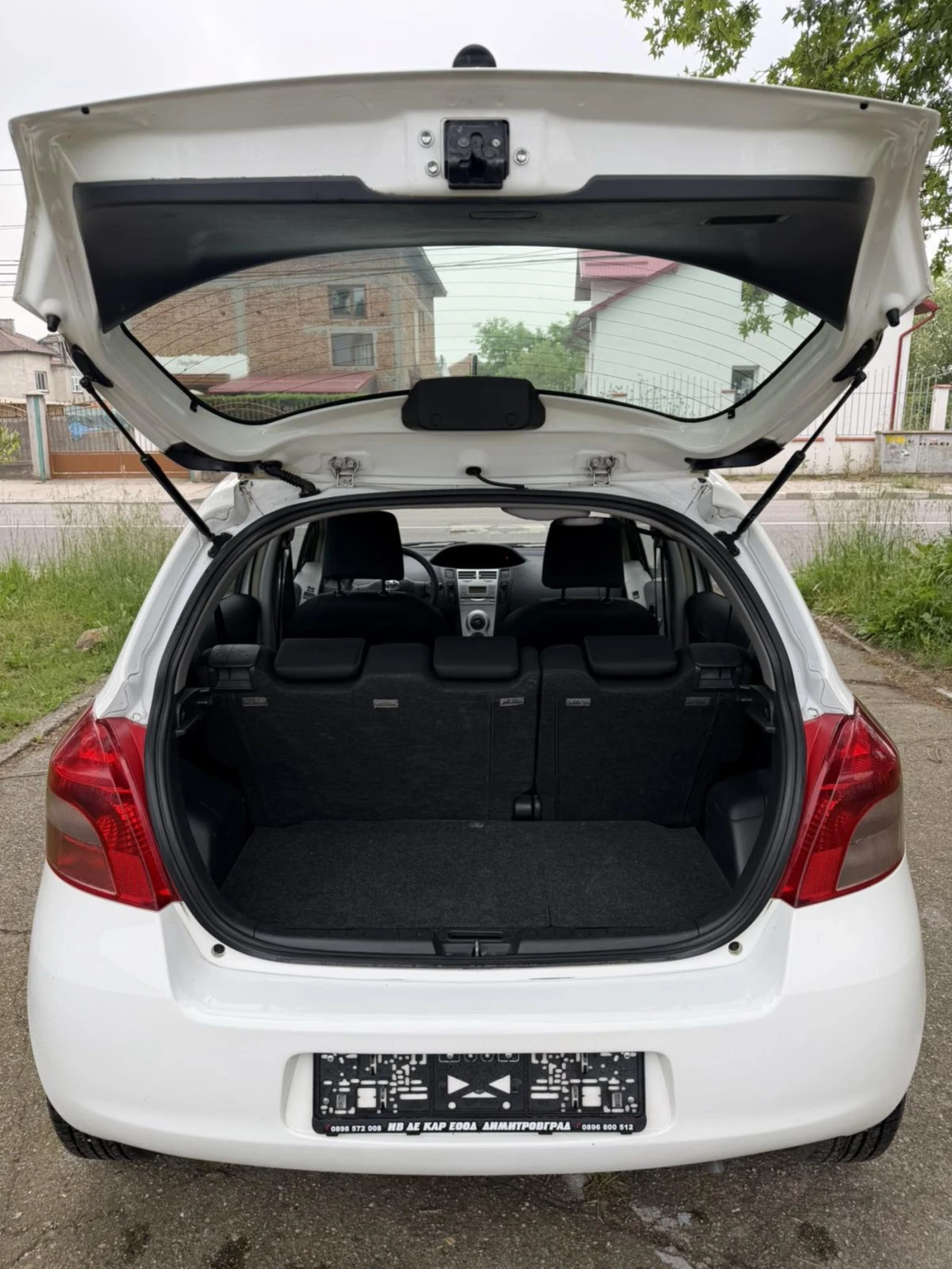 Toyota Yaris, снимка 9 - Автомобили и джипове - 54778306