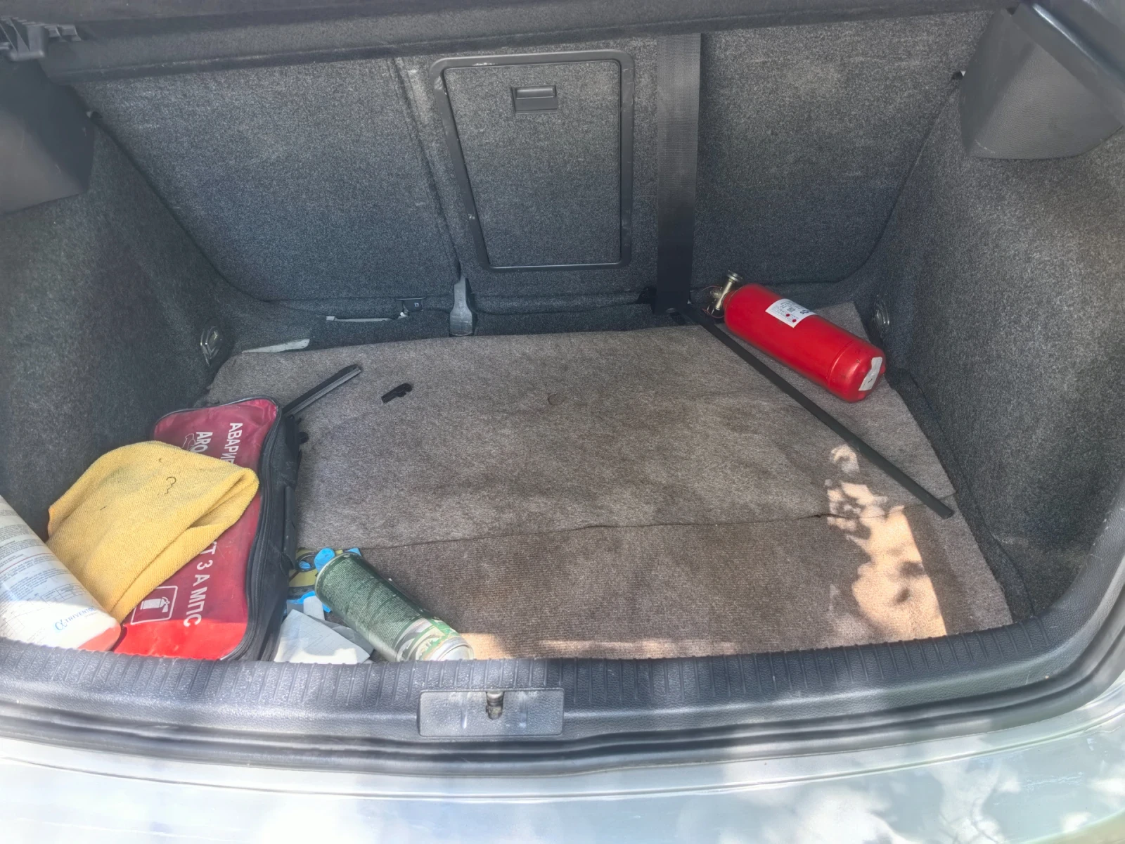 VW Golf 5, снимка 7 - Автомобили и джипове - 55331537